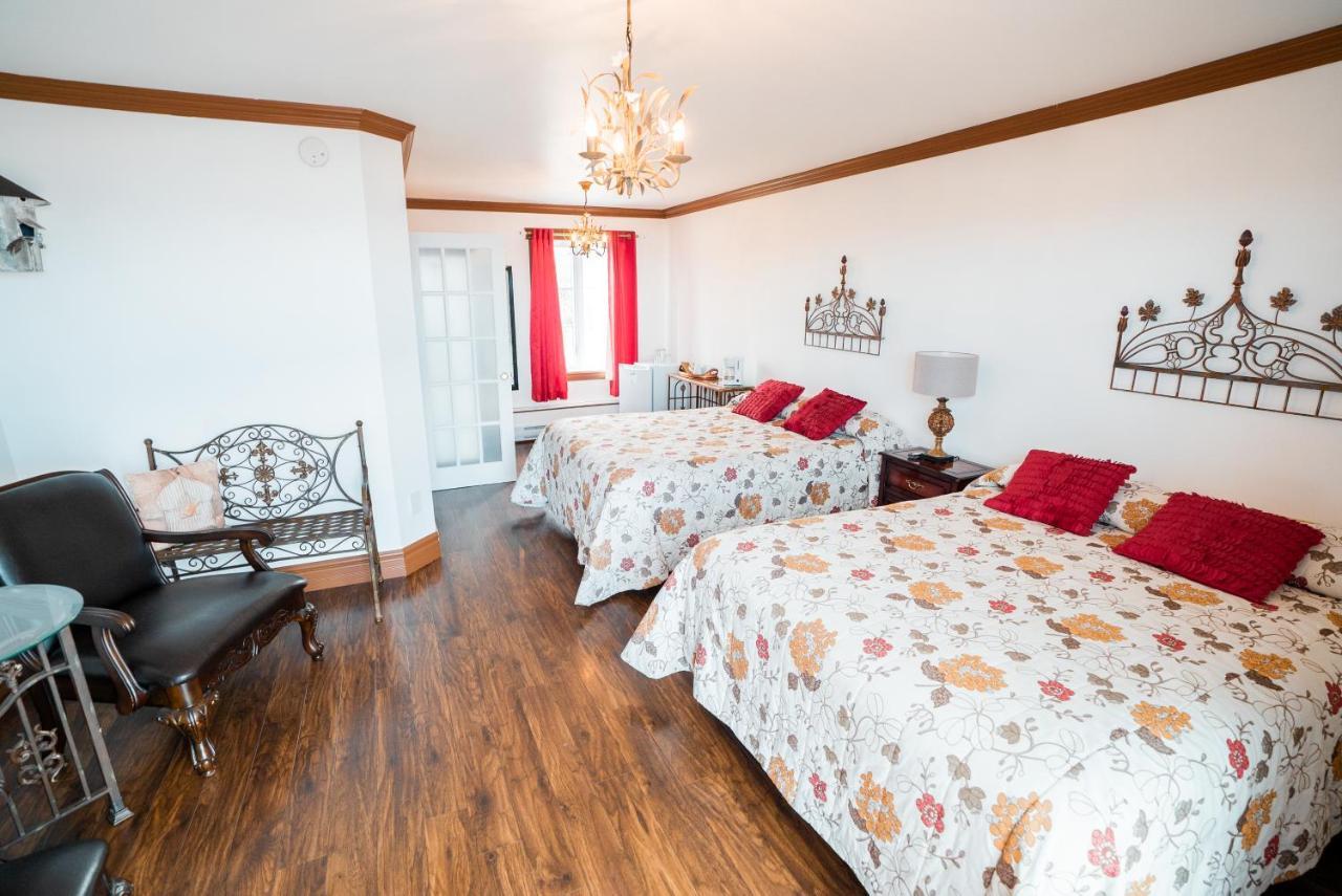 Auberge Du Vieux Faubourg Sainte Anne-des-Chênes Eksteriør bilde