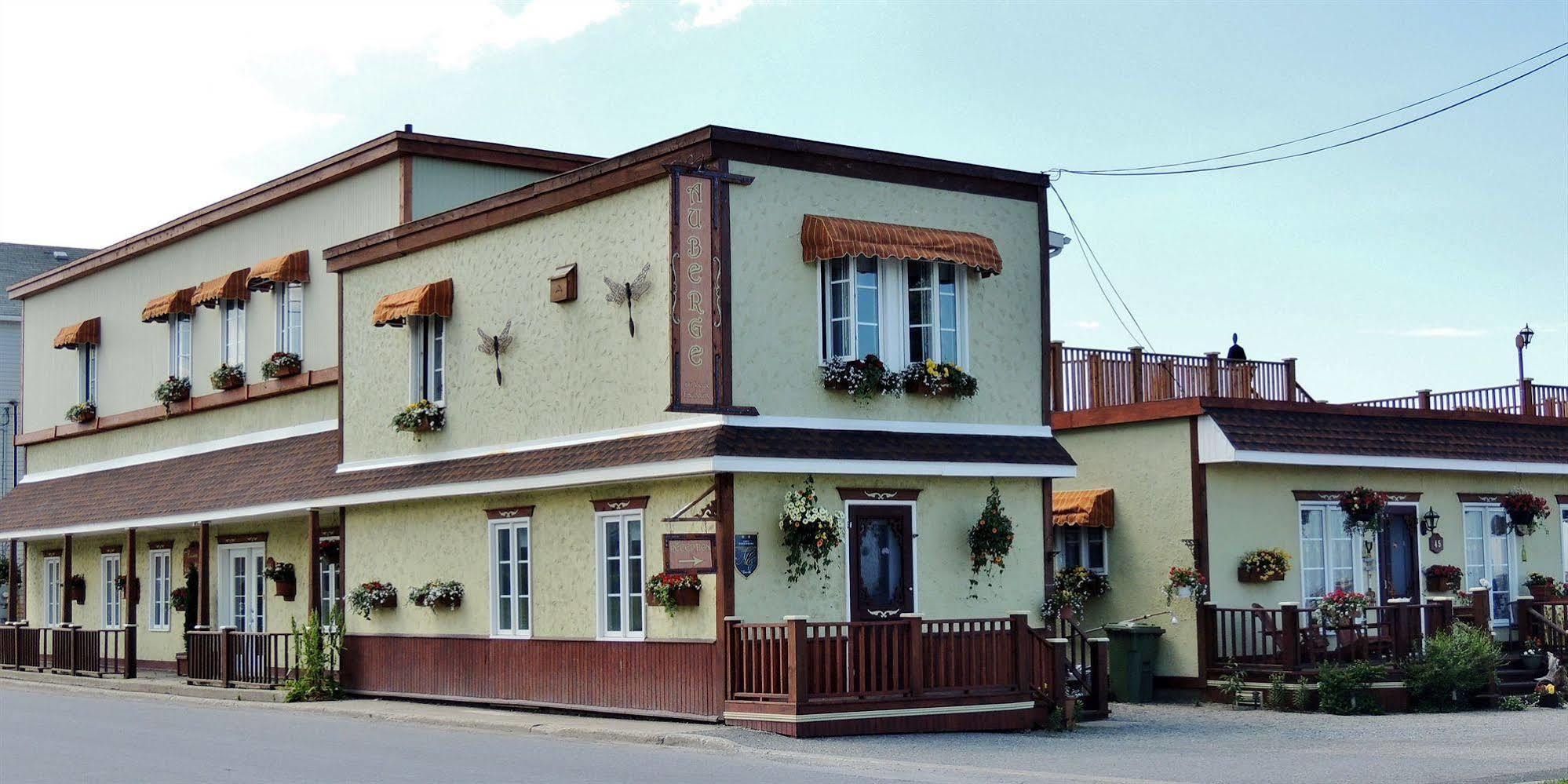 Auberge Du Vieux Faubourg Sainte Anne-des-Chênes Eksteriør bilde